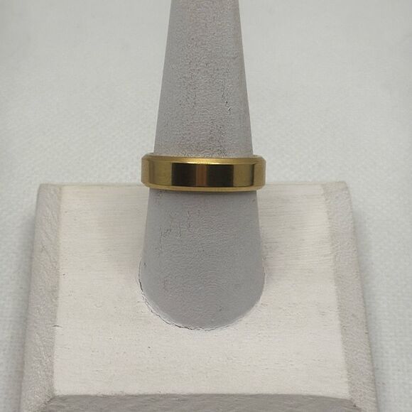 Brand New!! Size 14 1/2 Titanium plated beveled edge band - Picture 1 of 4